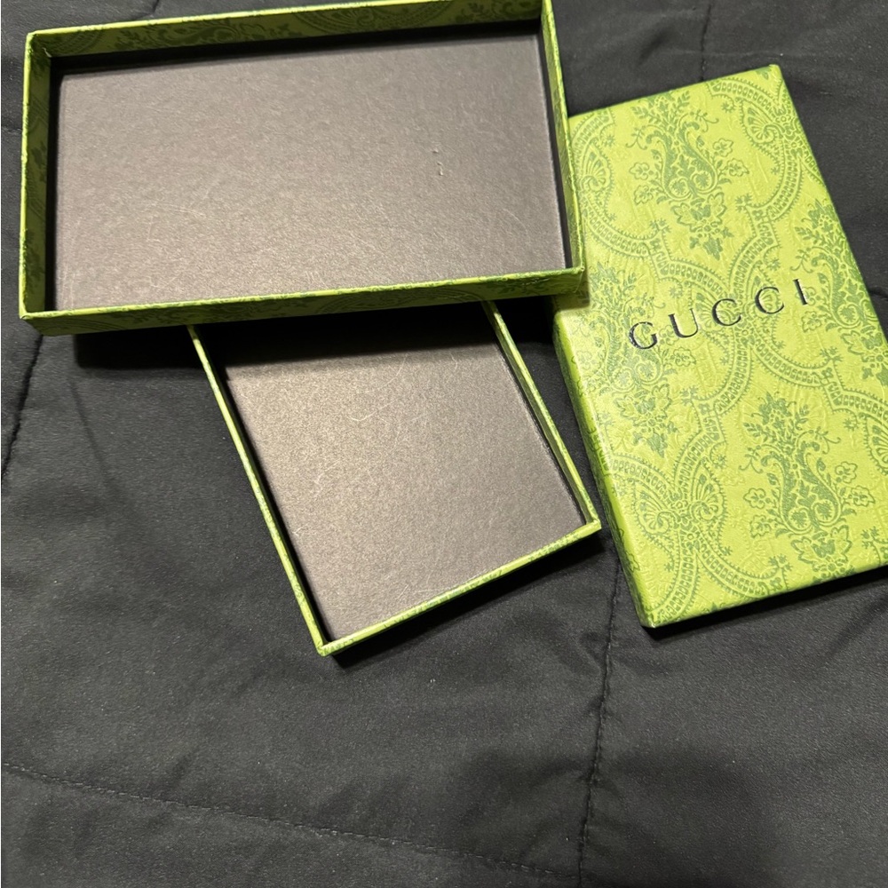 Gucci Green Patterned Boxes - Picture 4 of 5